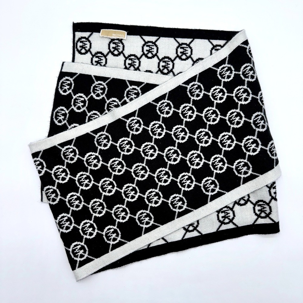 MICHAEL KORS Reversible Knit Scarf All Over Black White MK Logo Black/White Trim